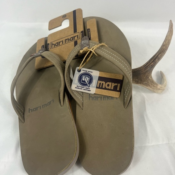 NEW Hari Mari Men\'s Fields Thong Sandals Flip Flops Color Stone Sz 10 NWT